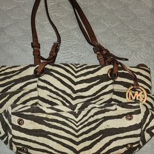 MICHAEL KORS MK CANVAS ZEBRA TOTE